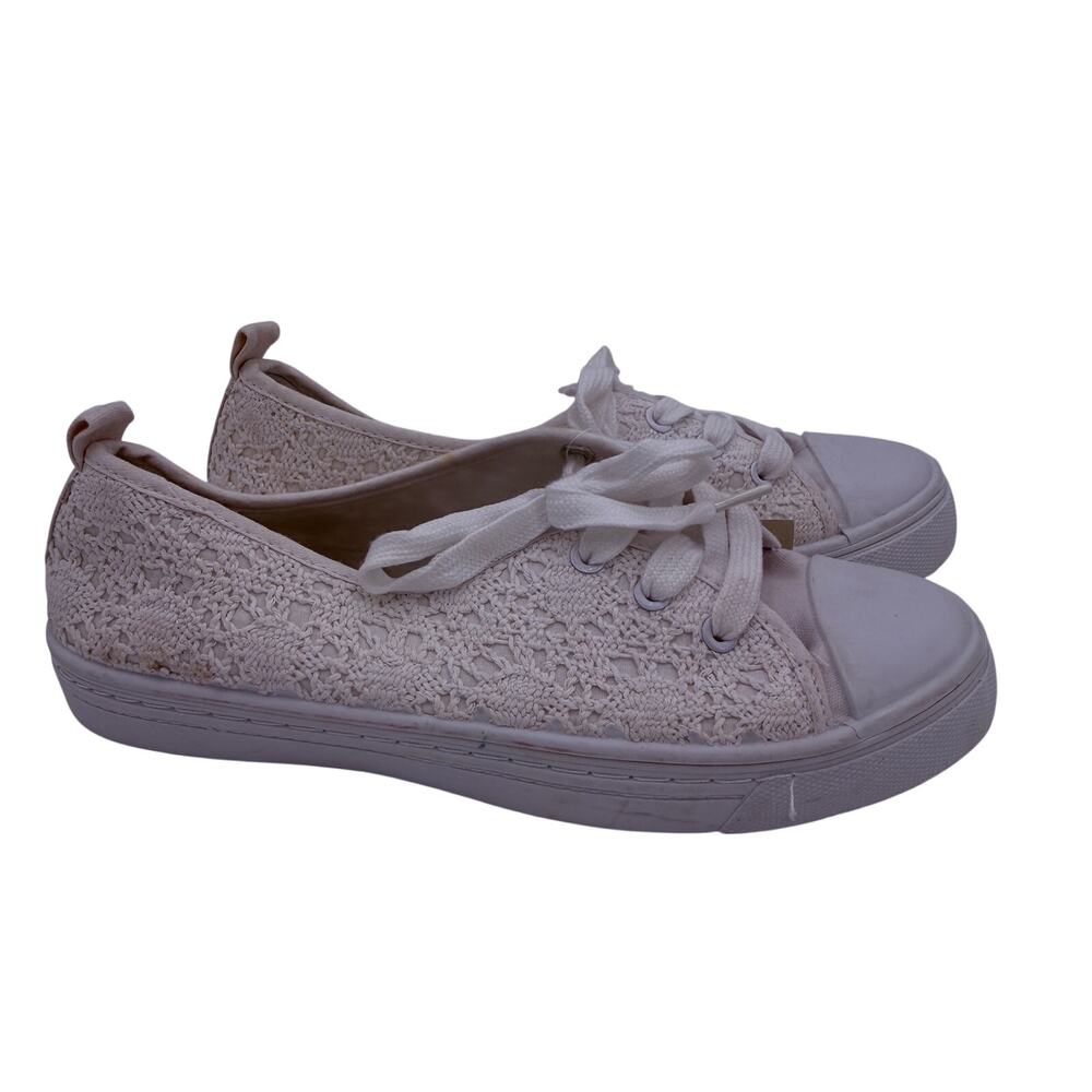 Maurices Women's White Lace Crochet Low Top Sneakers Shoes NWT Size 9
